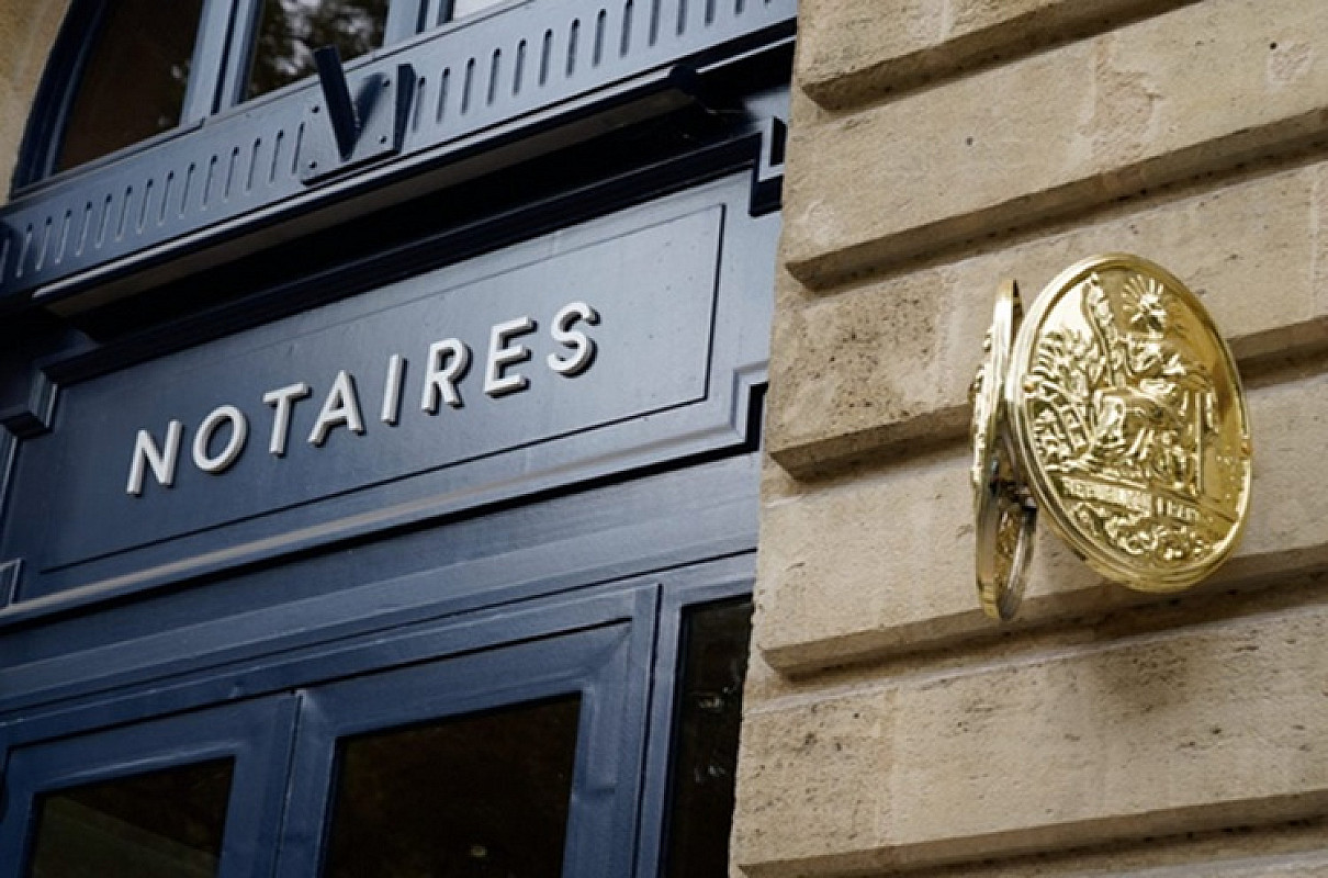 Notaire Convicted of Fraud Over Fees