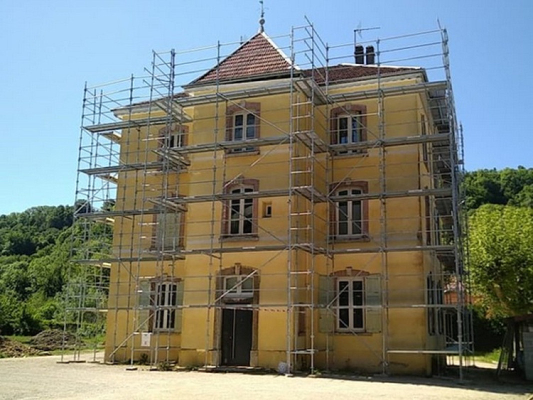 Restoring a Chateau in France